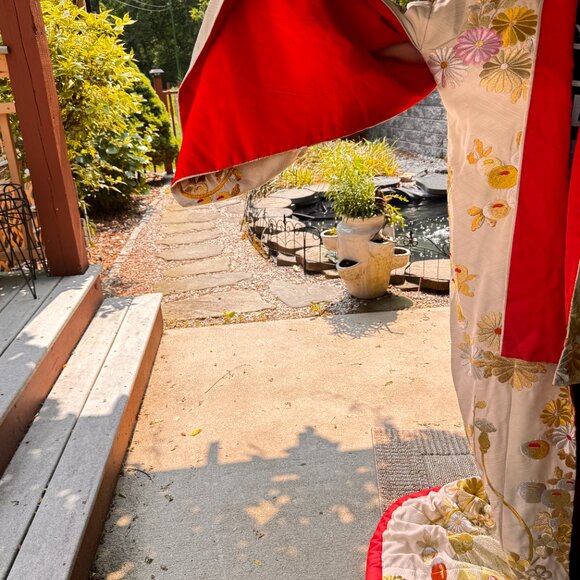 JAPANESE SILK UCHIKAKE WEDDING KIMONO WOMEN'S JAPAN MADE VINTAGE Minor Flaws - Picture 10 of 13